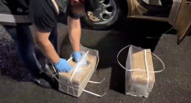 İstanbul'da silah sevkiyatına operasyon: 120 tabanca ele geçirildi