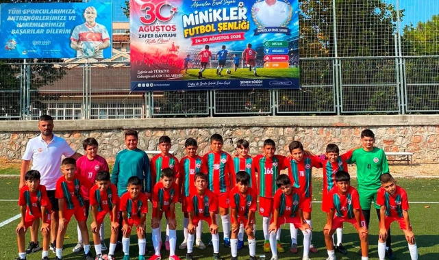 Körfez'de vefat eden saha komiseri Sayarı anısına minikler futbol şenliği
