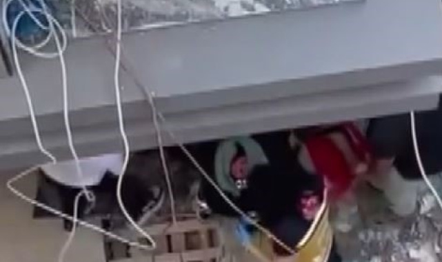 Küçükçekmece'de inşaattan düşen işçi ağır yalandı