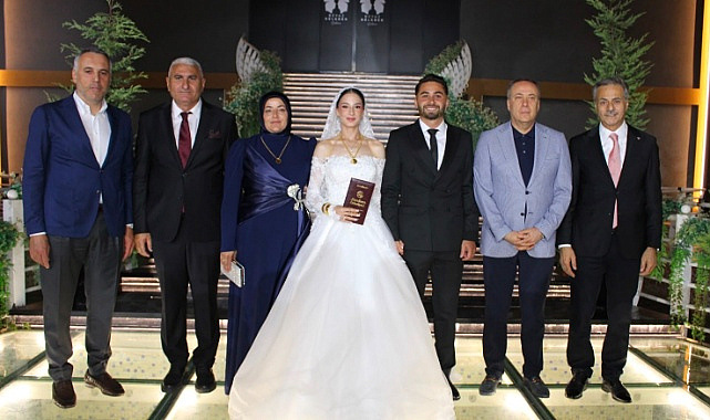 Melike ve Şükrü görkemli düğünle hayatlarını birleştirdi