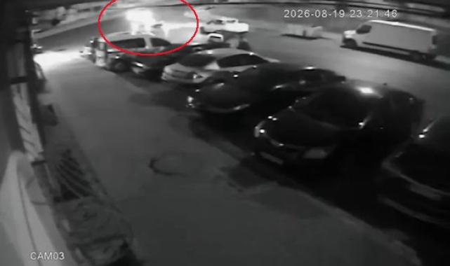 Motosiklet ile taksi kafa kafaya çarpıştı