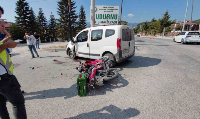 Mudurnu'da otomobil ile motosiklet çarpıştı, 1 ağır yaralı