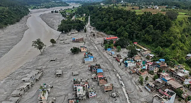 Nepal’de büyük felaket: 734 kişi hayatını kaybetti, 2 bin 498 kişi kayıp