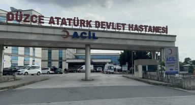 Otomobil kamyona arkadan çarptı: 1 yaralı