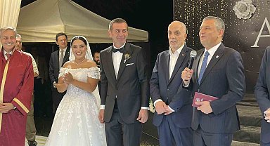 Özgür Özel, Yeni Parti Sakarya İl Başkanının düğününe katıldı