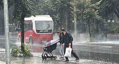 Sağanak yağışa aldırış etmediler