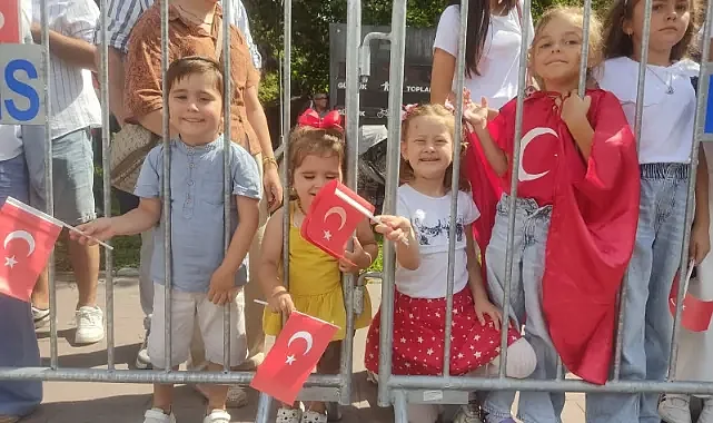 Sakarya’da 30 Ağustos coşkusu: Zafer Bayramı törenlerle kutlandı