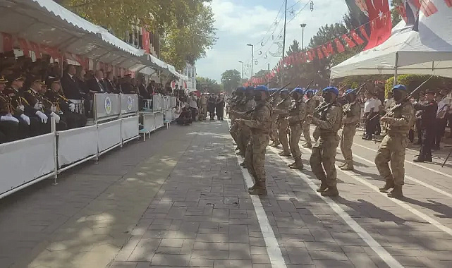 Sakarya’da 30 Ağustos coşkusu: Zafer Bayramı törenlerle kutlandı