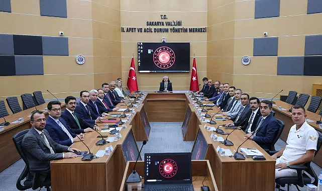 Sakarya’da güvenlik zirvesi: Asayiş ve kaçakçılıkla mücadele masaya yatırıldı