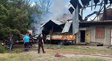 Sapanca'da korkutan yangın: Alevler kamyonete sıçradı