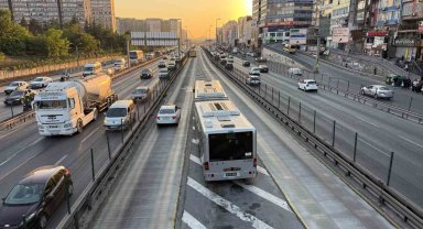 Şirinevler'de metrobüsün çarptığı kadın yaralandı