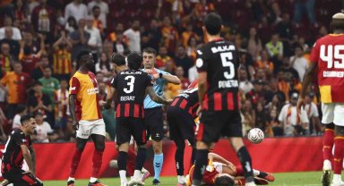 Süper Lig'de yeni sezonun ilk kırmızı kartı Alexandros Kyziridis'e çıktı