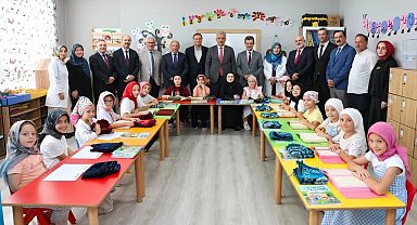 Vali Makas, Kültür Mahallesi'nde öğrencilerle buluştu