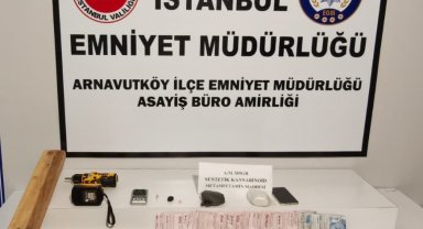 Vidaladıkları kalasların arasına zulalanan uyuşturucuyu polis buldu