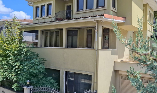 Yazar Murat Koparan Üsküdar'daki villasında ölü bulundu