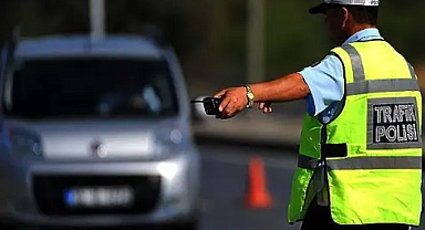 Zorunlu trafik sigortasına zam geldi! Yeni tarifede primler 408 bin TL’yi aştı