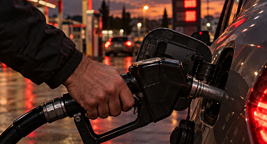 AKARYAKITTA REKOR ZAM BEKLENTİSİ: MOTORİN 100 TL’YE KOŞUYOR!