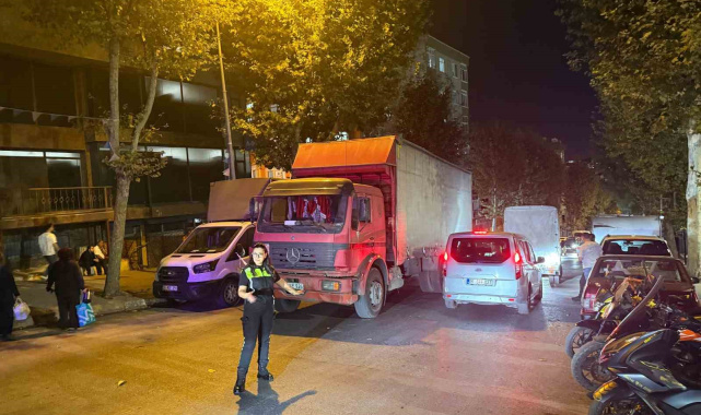 Bağcılar'da scooter kamyona çarptı: 1 ölü