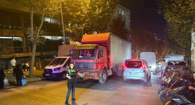 Bağcılar'da scooter kamyona çarptı: 1 ölü