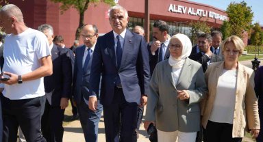 Bakan Ersoy Kocaeli'de projeleri inceledi