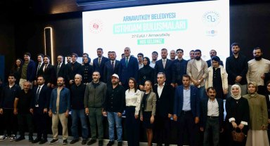 Bakan Işıkhan Arnavutköy Belediyesi'nin istihdam çalışmaları kapsamında üreten gençlerle buluştu