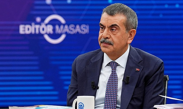 BAKAN TEKİN’DEN ÖĞRETMENLERE KIYAFET UYARISI: RAHATSIZLIK VEREN UYGULAMALAR VAR