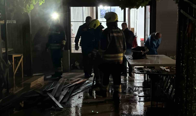 Bolu'da ikiz villanın bahçesinde çıkan yangın korkuttu