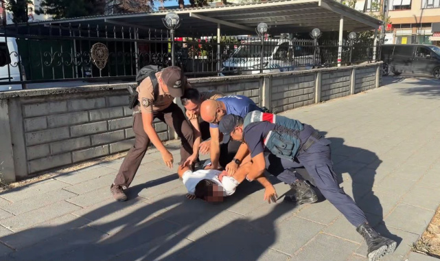Bolu'da inşaatta başlayan kavga polis merkezi önünde devam etti