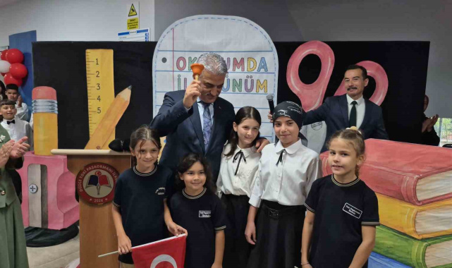 Düzce'de ilk ders zilini Vali Makas çaldı