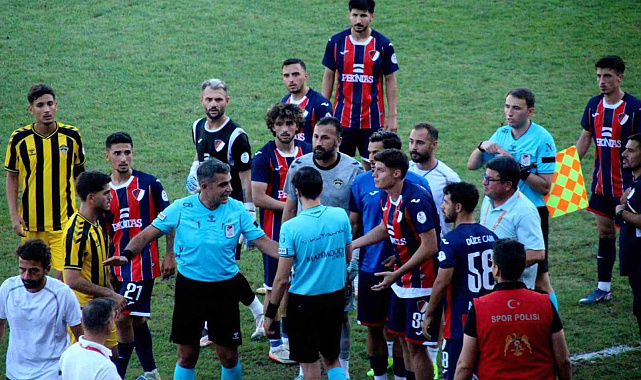 Düzcespor-Beykoz Anadolu maçı tatil edildi