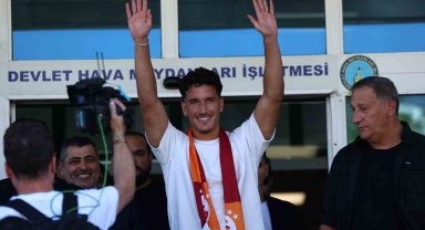 Galatasaray'ın yeni transferi Deniz Gül, İstanbul'a geldi