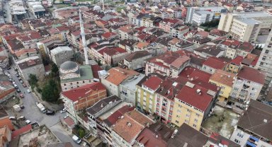Gaziosmanpaşa'da yarım asırlık mülkiyet sorunu çözüldü: İlk tapu teslim edildi