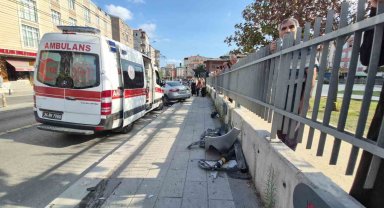 Güngören'de kaldırıma çıkan otomobil yayalara çarptı: 4 yaralı