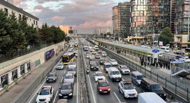 İstanbul'da trafik yoğunluğu yüzde 69'a ulaştı
