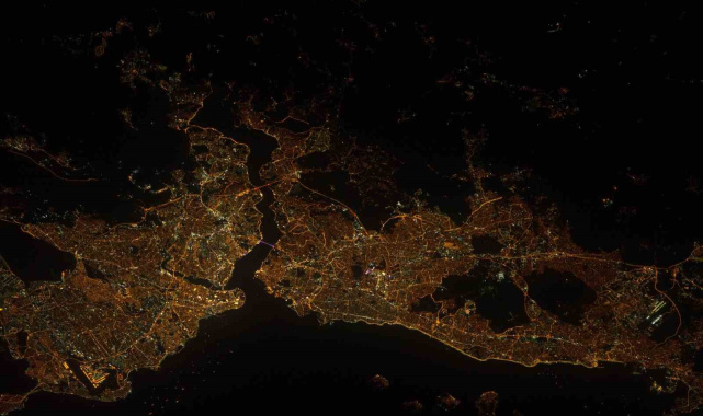 İstanbul'un uzaydan çekilen fotoğrafları paylaşıldı