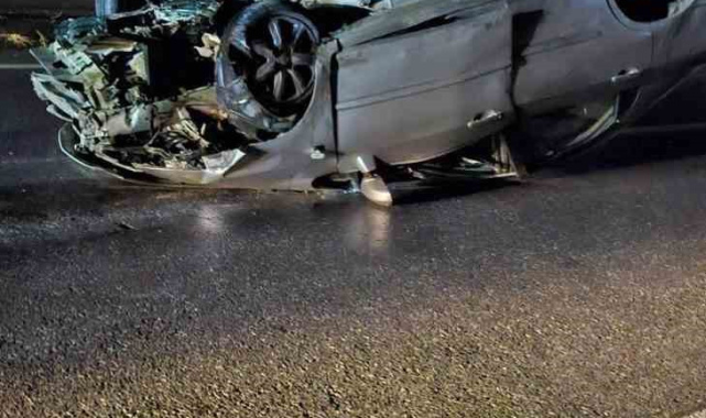 Kontrolden çıkan otomobil, fındık makinesi ve biçerdövere çarpıp takla attı: 1 yaralı