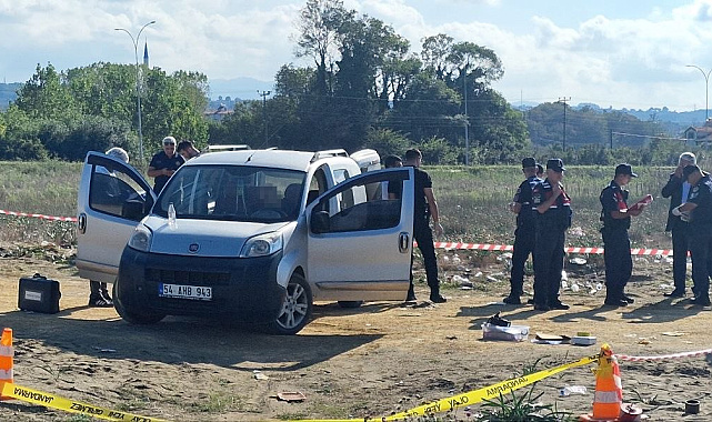 Muhtar aracında başından vurulmuş halde ölü bulundu