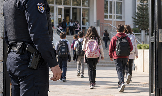 Okul güvenliğinde yeni dönem: Riskli okullarda polis görev yapacak