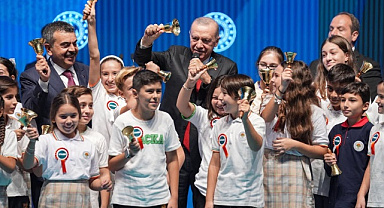 PISA 2025’TE TARİHİ BAŞARI: TÜRKİYE ÜÇ ALANDA DA ZİRVEYE ÇIKTI!