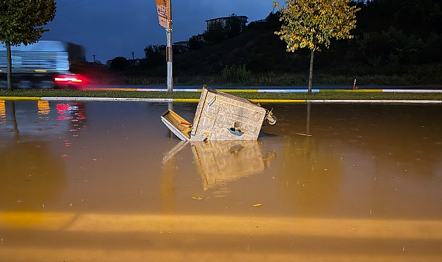 SAKARYA’DA BİR GÜNDE BİR AYLIK YAĞIŞIN İKİ KATINDAN FAZLASI DÜŞTÜ! SALI GÜNÜ İÇİN YENİ UYARI
