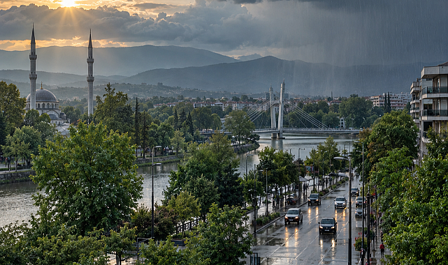 SAKARYA’DA HAVA ANİDEN DEĞİŞECEK: SICAKLIK 9 DERECE DÜŞÜYOR, SAĞANAK GELİYOR!