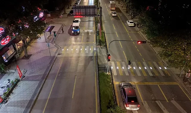 Sakarya’da ışıklı yaya geçidi uygulaması başladı: İlk adres Ormanpark