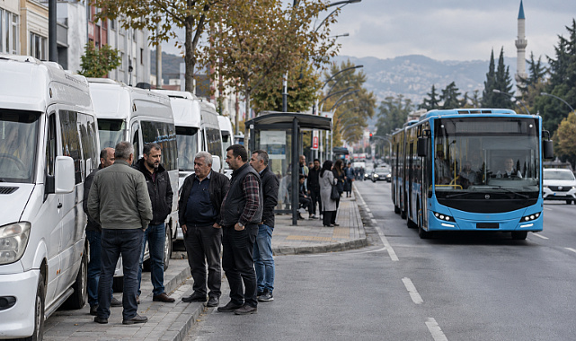 SAKARYA’DA MİNİBÜS ESNAFINDAN ORTAK ÇÖZÜM ÇAĞRISI: “GELİN, AYNI MASADA BULUŞALIM”