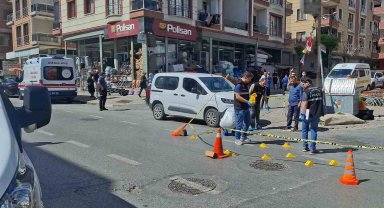 Sancaktepe'de seyir halindeki otomobile silahlı saldırı: 1 ölü