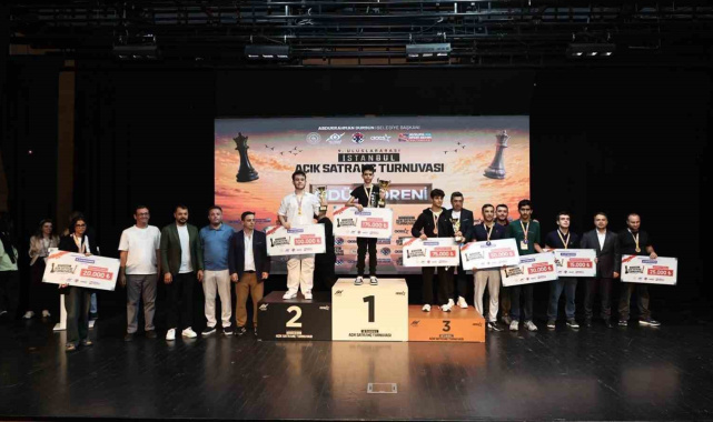 Sultangazi'de Uluslararası Satranç Turnuvası sona erdi