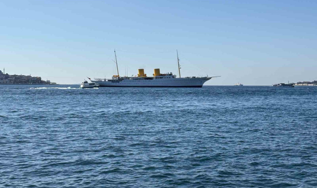TCG Savarona eğitim gemisi İstanbul'da