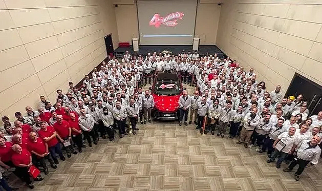 Toyota’nın Sakarya fabrikasında 4 milyonuncu araç banttan indi