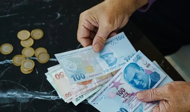 YAŞLILAR İÇİN BAKIM SİGORTASI GELİYOR: PRİMLERİ KİM ÖDEYECEK, SİSTEM NE ZAMAN BAŞLAYACAK?