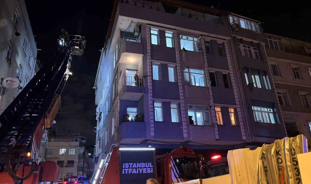 Zeytinburnu'nda binanın bodrum katında yangın: 5 kişi dumandan etkilendi