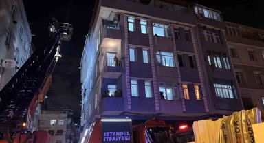 Zeytinburnu'nda binanın bodrum katında yangın: 5 kişi dumandan etkilendi